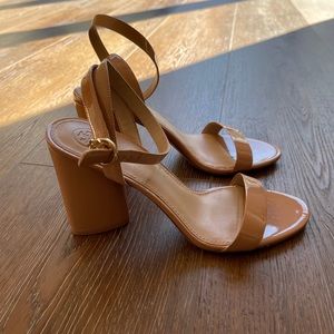 *NEW* Tory Burch Nude Leather Ankle Strap Heels